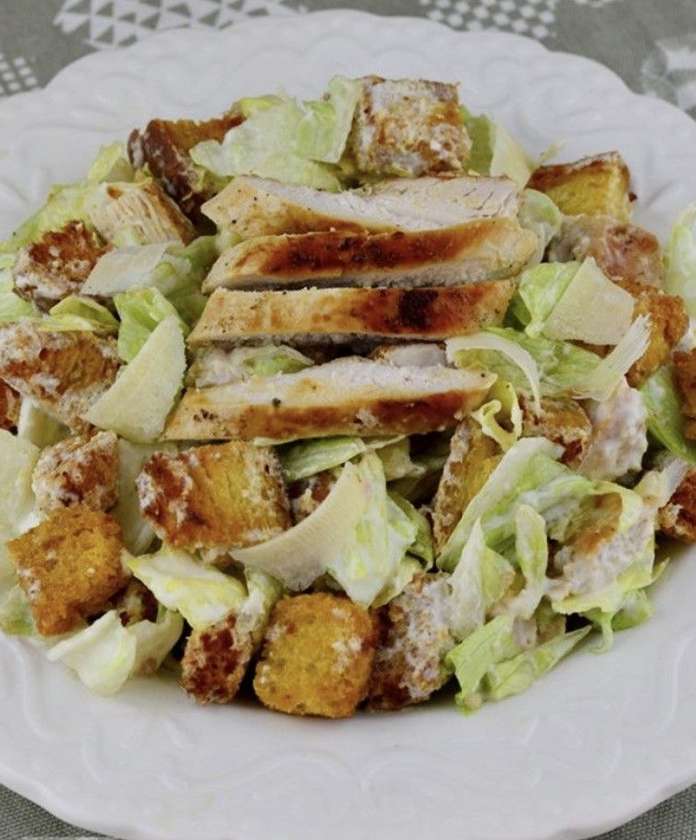 Salată Caesar